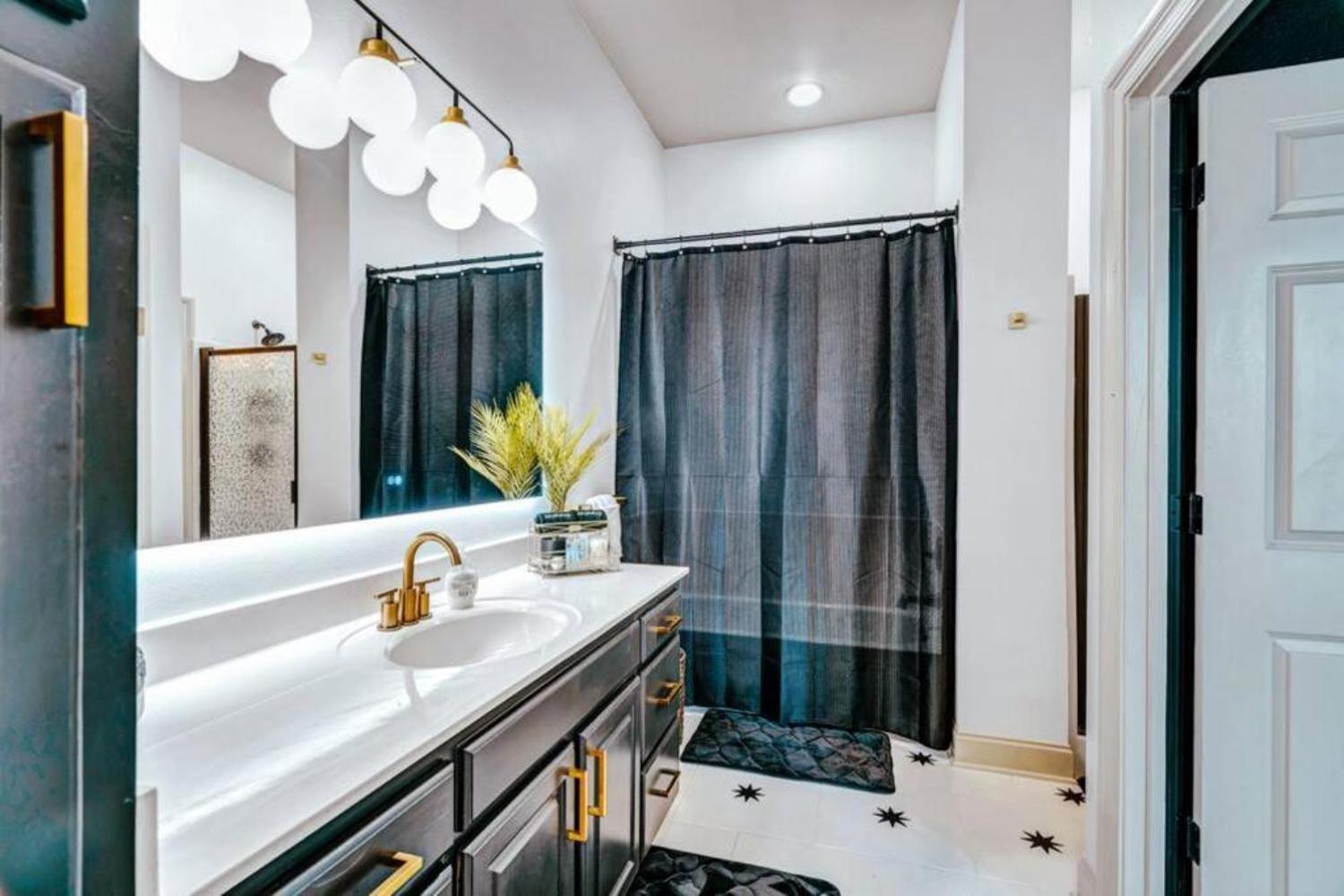Stylish & Romantic Home, Long-Term Friendly, King Батън Руж Екстериор снимка